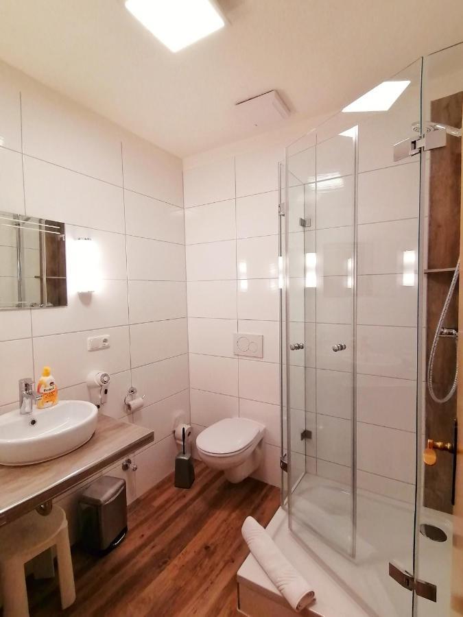Gasthof Hotel Weinbau "Zum Goldenen Ochsen" Sommerhausen Eksteriør billede