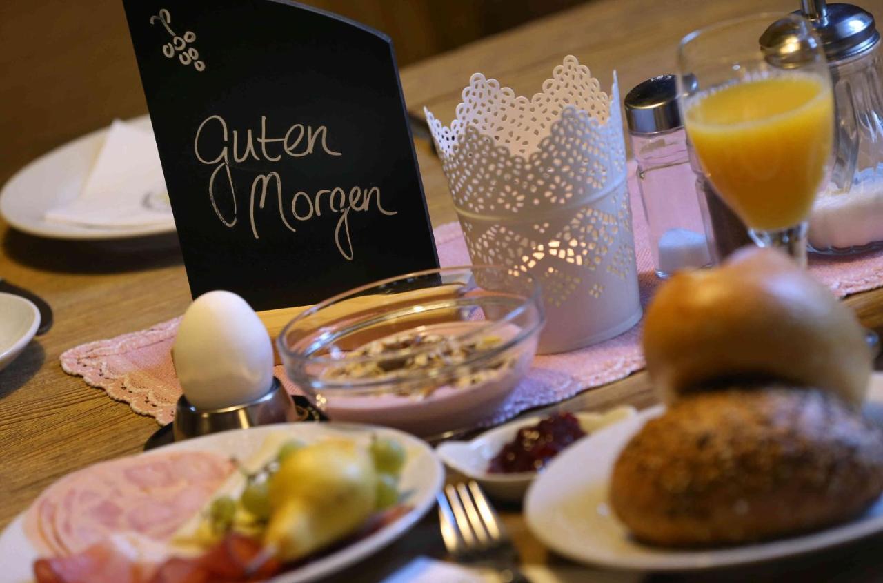 Gasthof Hotel Weinbau "Zum Goldenen Ochsen" Sommerhausen Eksteriør billede