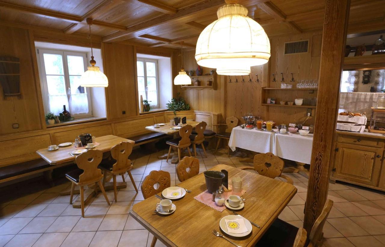 Gasthof Hotel Weinbau "Zum Goldenen Ochsen" Sommerhausen Eksteriør billede